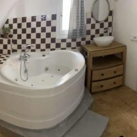 Appt 80 M2 Vue Port Avec Baignoire Balneo *