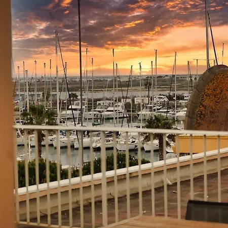 Appt 80 M2 Vue Port Avec Baignoire Balnéo Appartement *